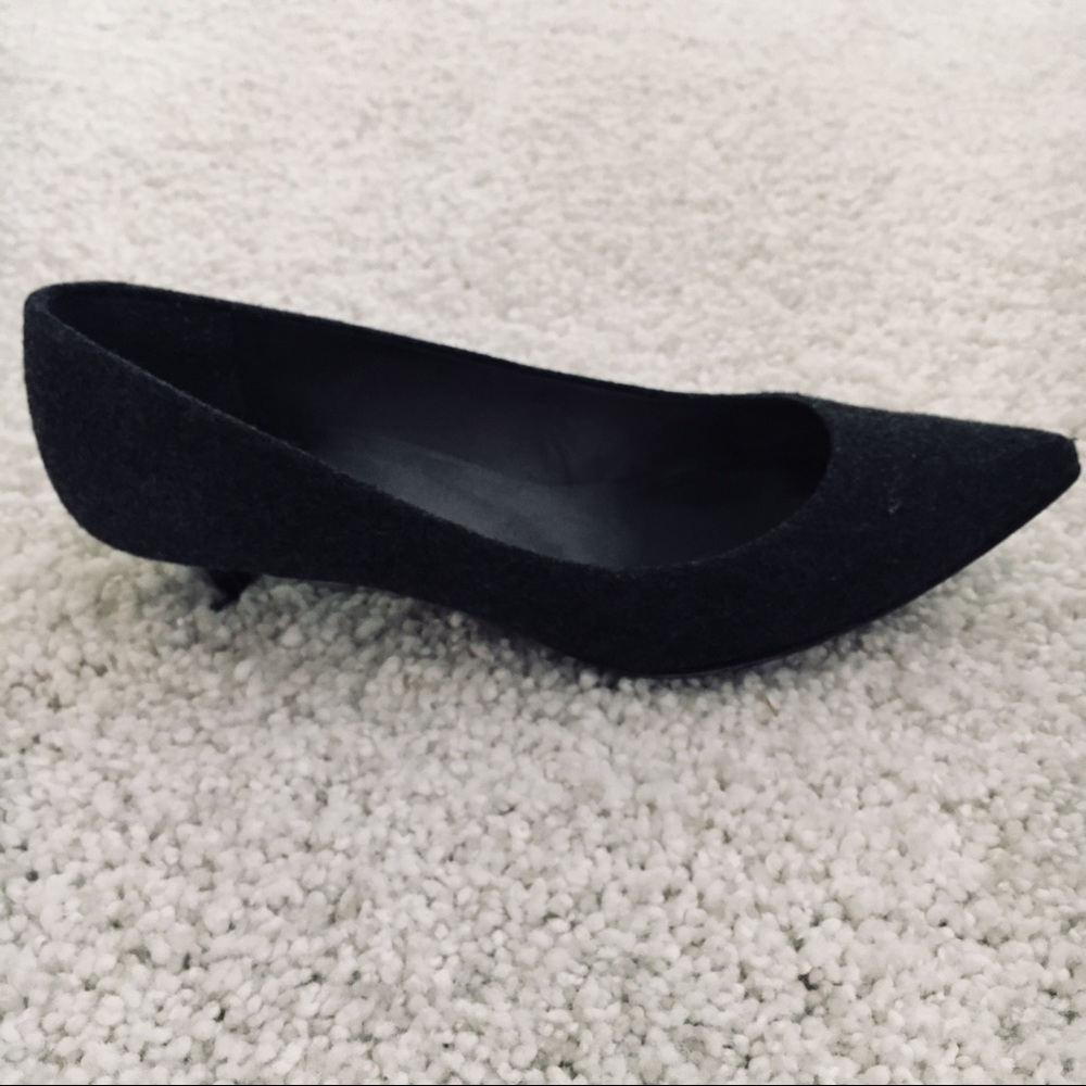 Stuart Weitzman Gray Flannel Pumps - Picture 4 of 4
